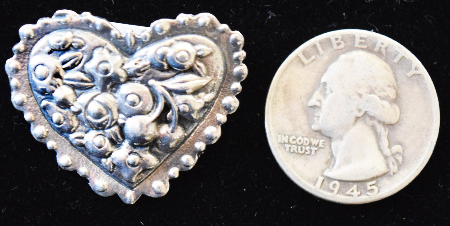 Hearts and roses for m'lady. Vintage sterling silver pin.