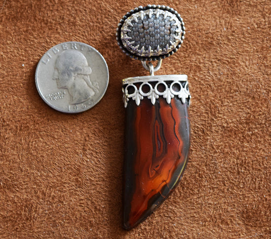 Beautiful flame, frozen in Agate!