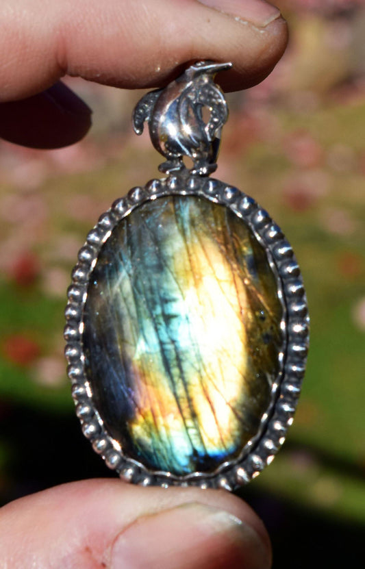 Love Labradorite? So do I! Look at this LOVELY pendant!