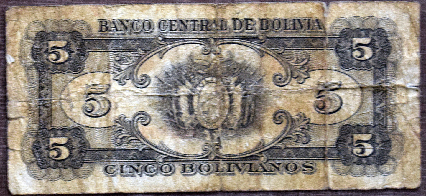 Featuring Simon Bolivar, this 1945 5 Bolivianos note is in excellent condition.
